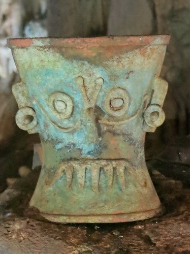 Die Geschichte der Maya: Opfergaben