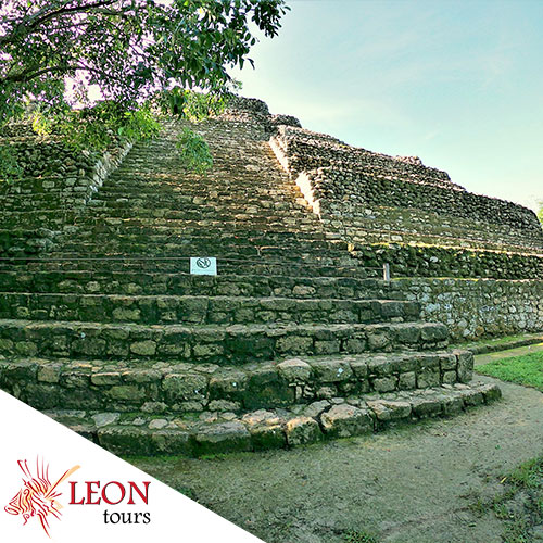 Chacchoben Tour Maya Ruinen Sonnenpyramide